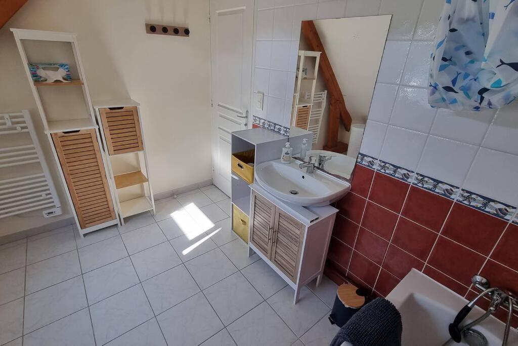 Maison De Famille Situee A Saint-Molf. Luaran gambar