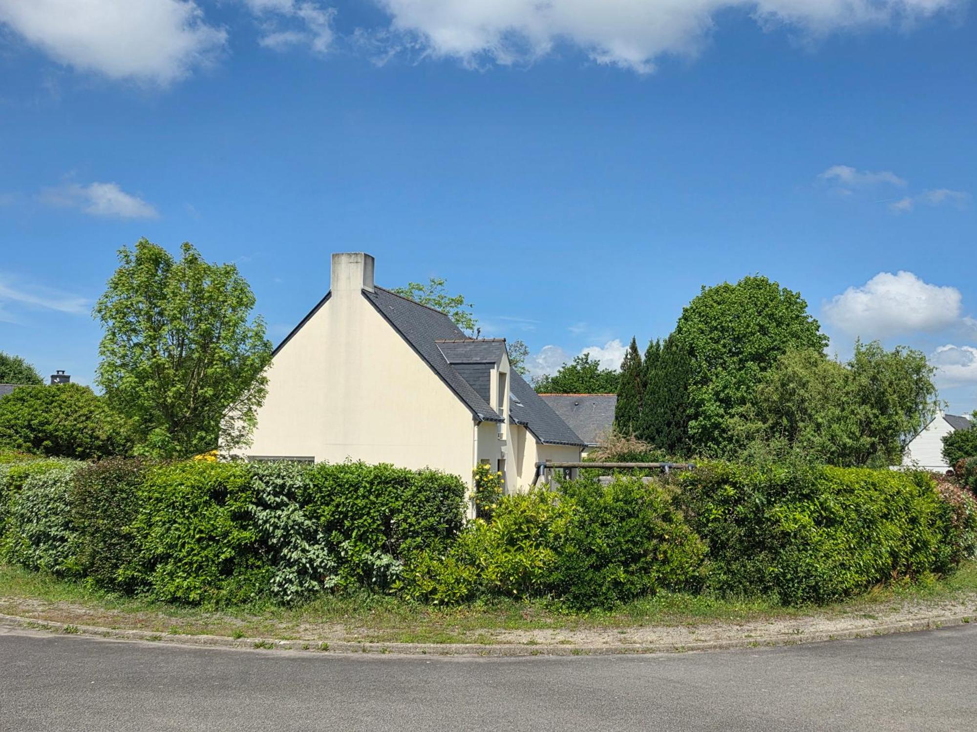 Maison De Famille Situee A Saint-Molf. Luaran gambar