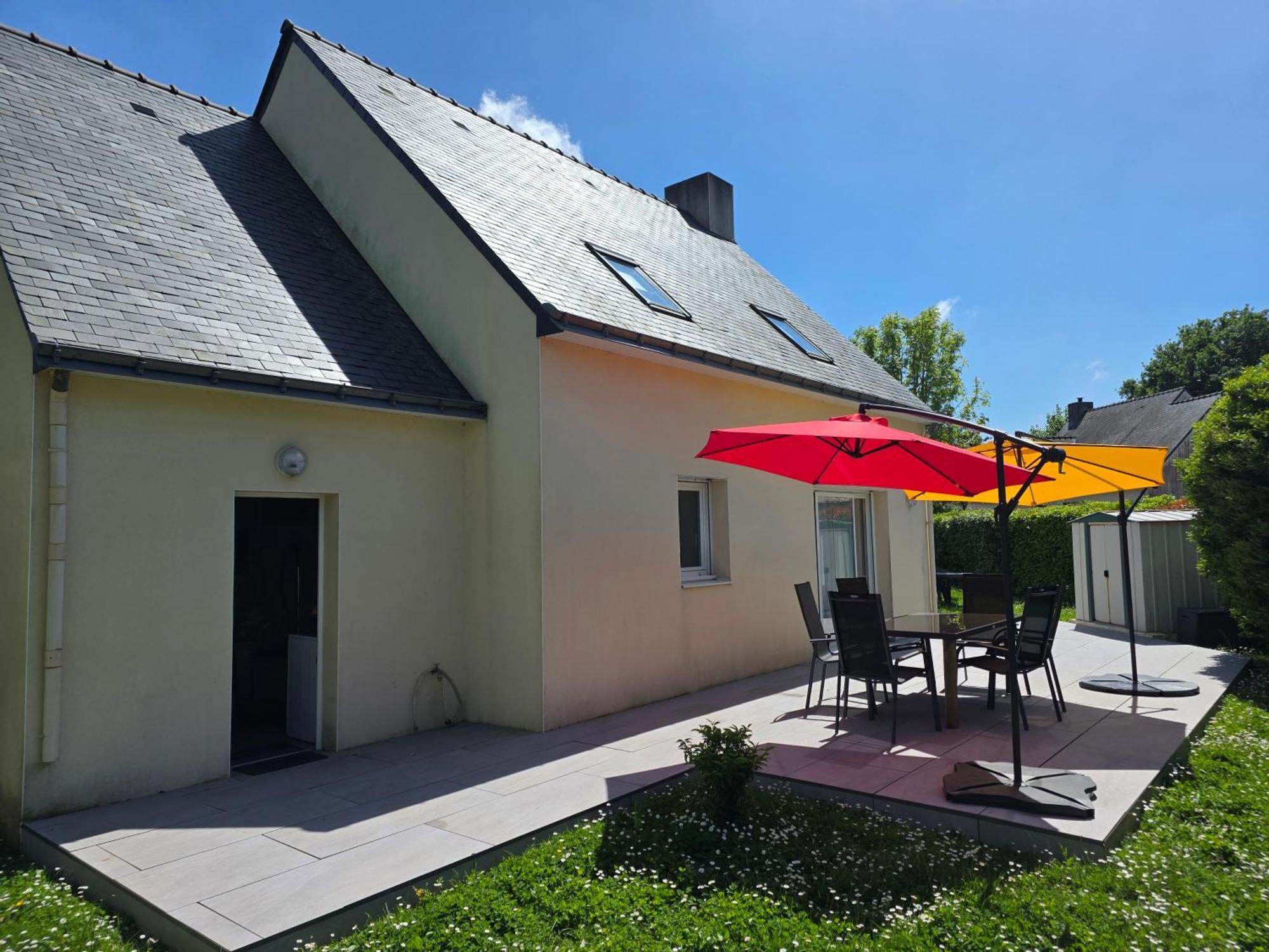 Maison De Famille Situee A Saint-Molf. Luaran gambar
