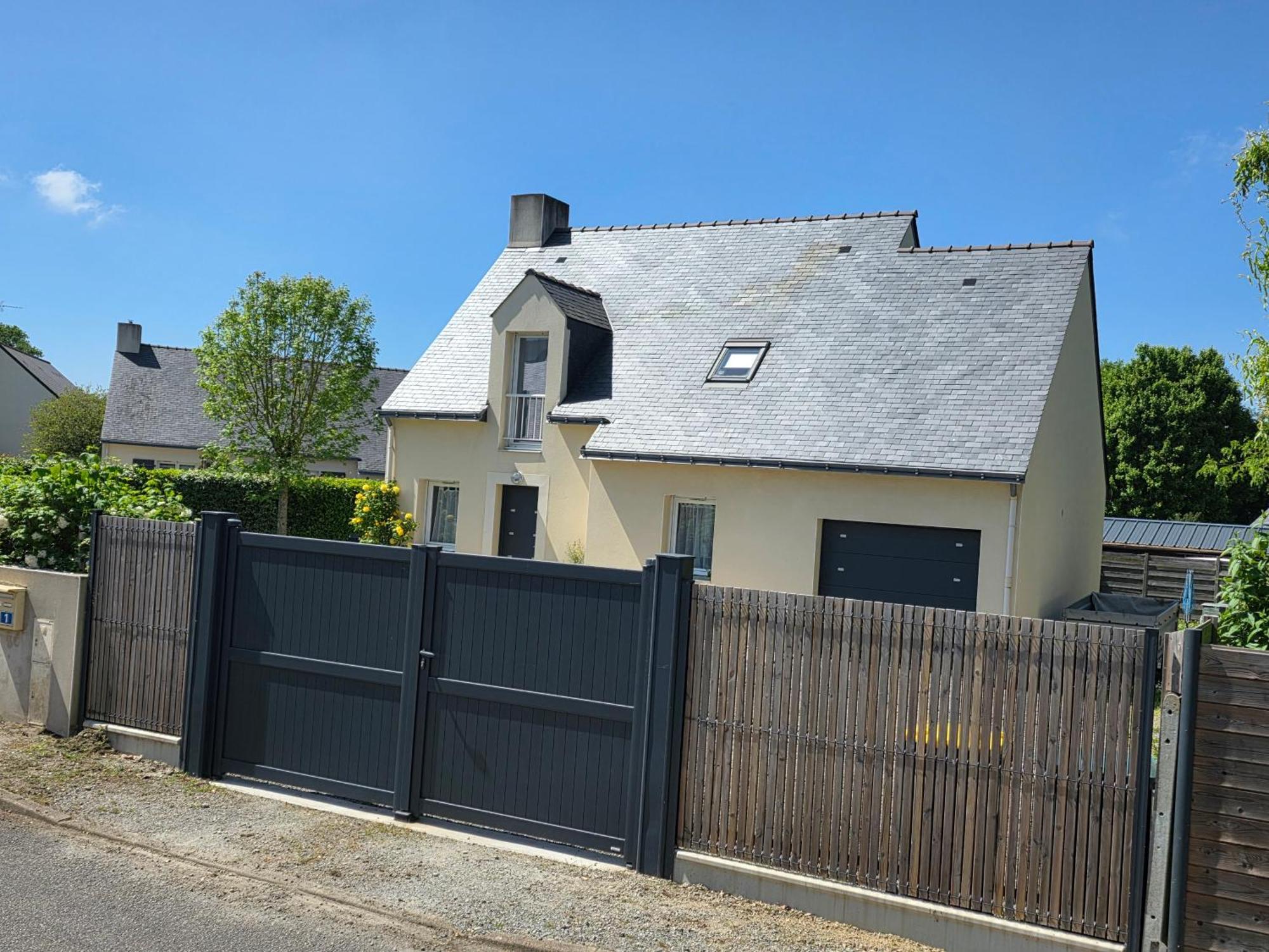 Maison De Famille Situee A Saint-Molf. Luaran gambar
