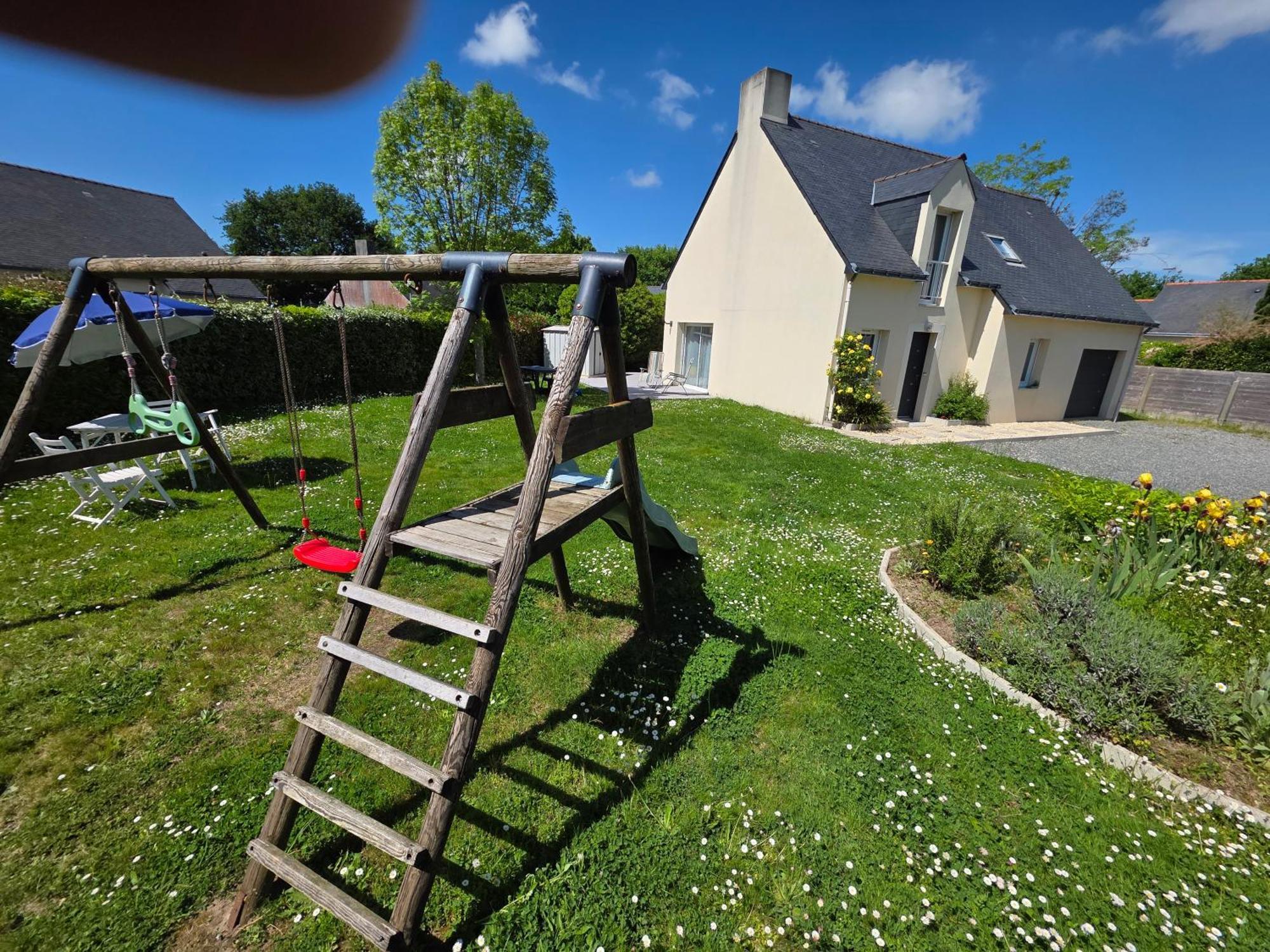 Maison De Famille Situee A Saint-Molf. Luaran gambar
